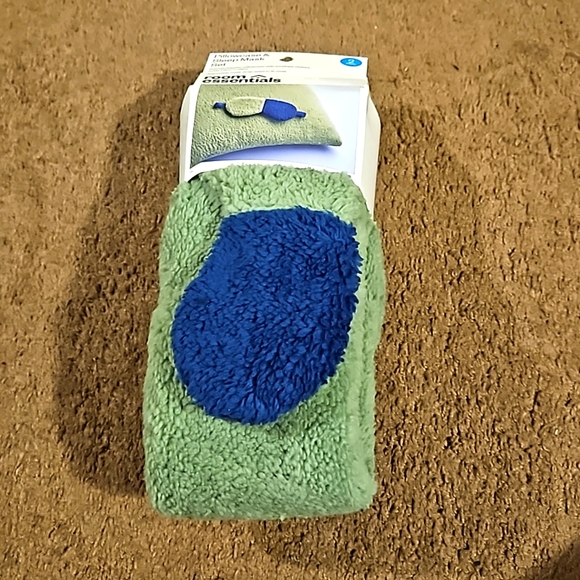 Room essentials pillowcase & sleep mask set - Picture 3 of 3